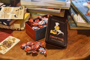 レトロ缶キャラメル横